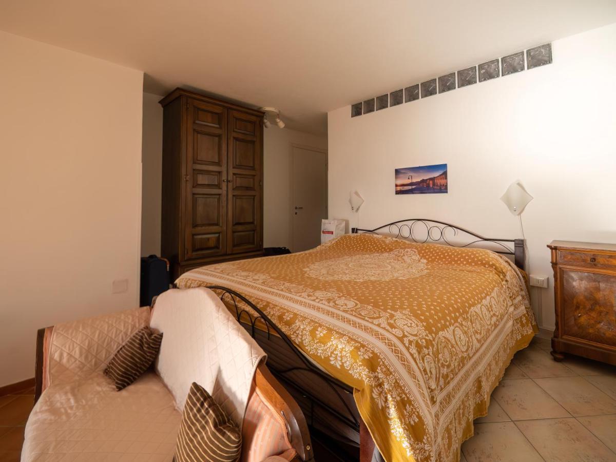Bed and Breakfast Tra Gli Ulivi П'єтра-Лігуре Екстер'єр фото
