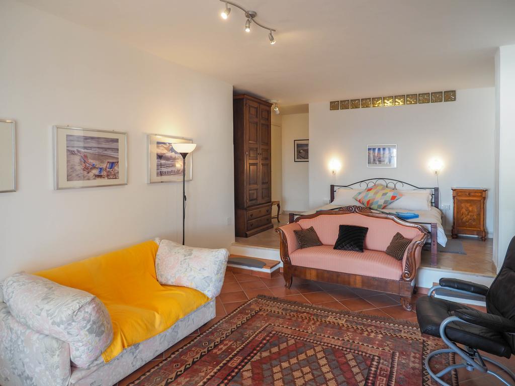 Bed and Breakfast Tra Gli Ulivi П'єтра-Лігуре Номер фото