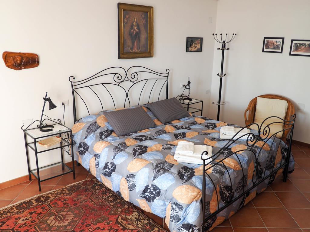 Bed and Breakfast Tra Gli Ulivi П'єтра-Лігуре Номер фото